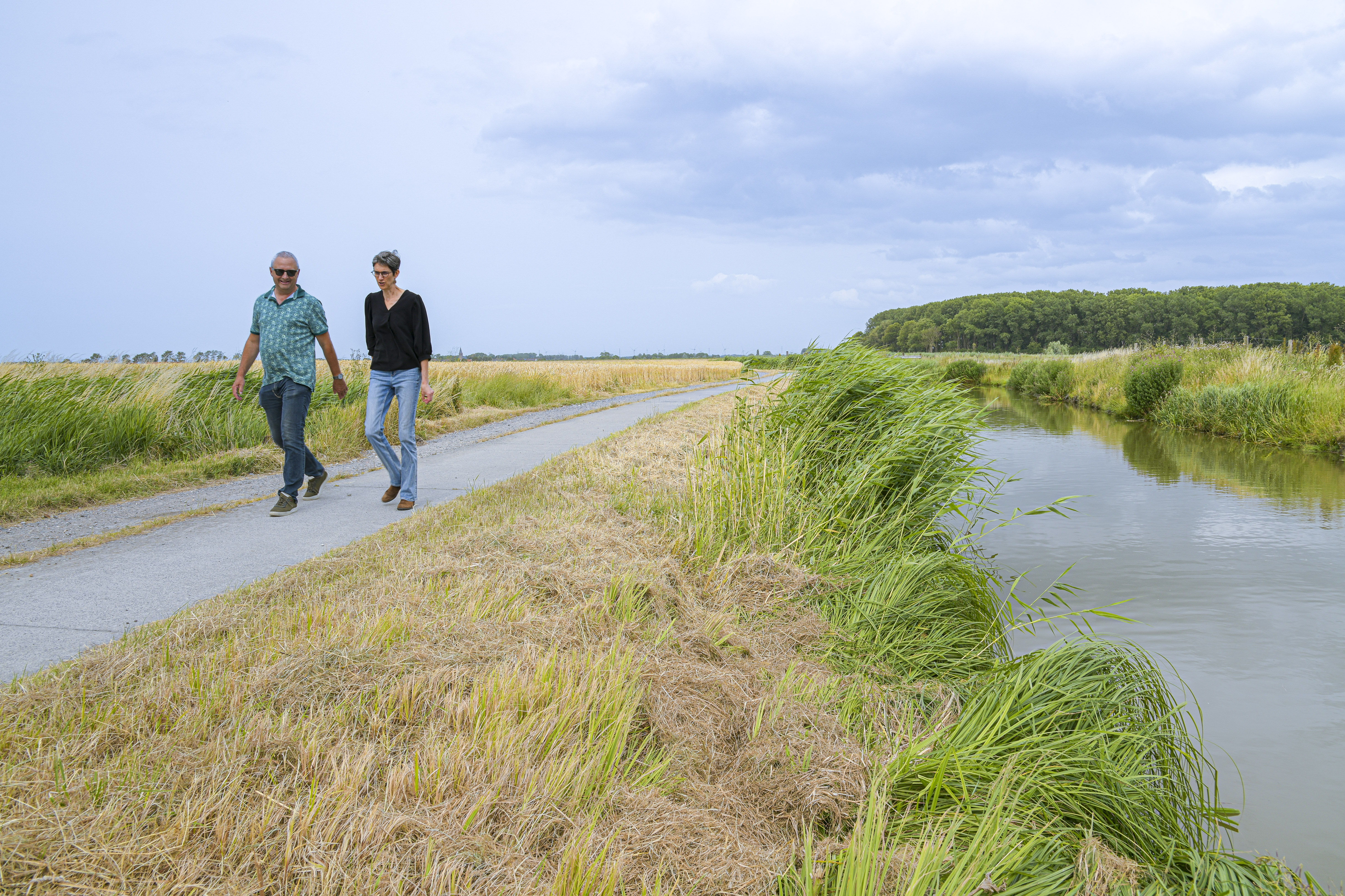 Langs de Blankenbergse Vaart, de belangrijkste waterader van de Oudlandpolder. Een prima plek voor Wim om zijn verhaal te doen.