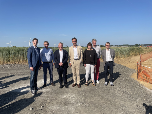 Ter gelegenheid van Global Wind Day vieren SPI en Luminus de officiële start van de bouw van hun windproject op het bedrijventerrein van Villers-le-Bouillet