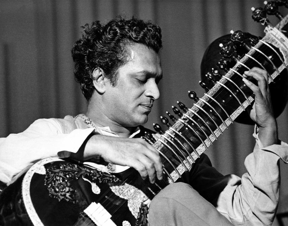 Ravi Shankar, Indian musicican and composer. AKG8122428 © akg-images / Omikron / SCIENCE SOURCE