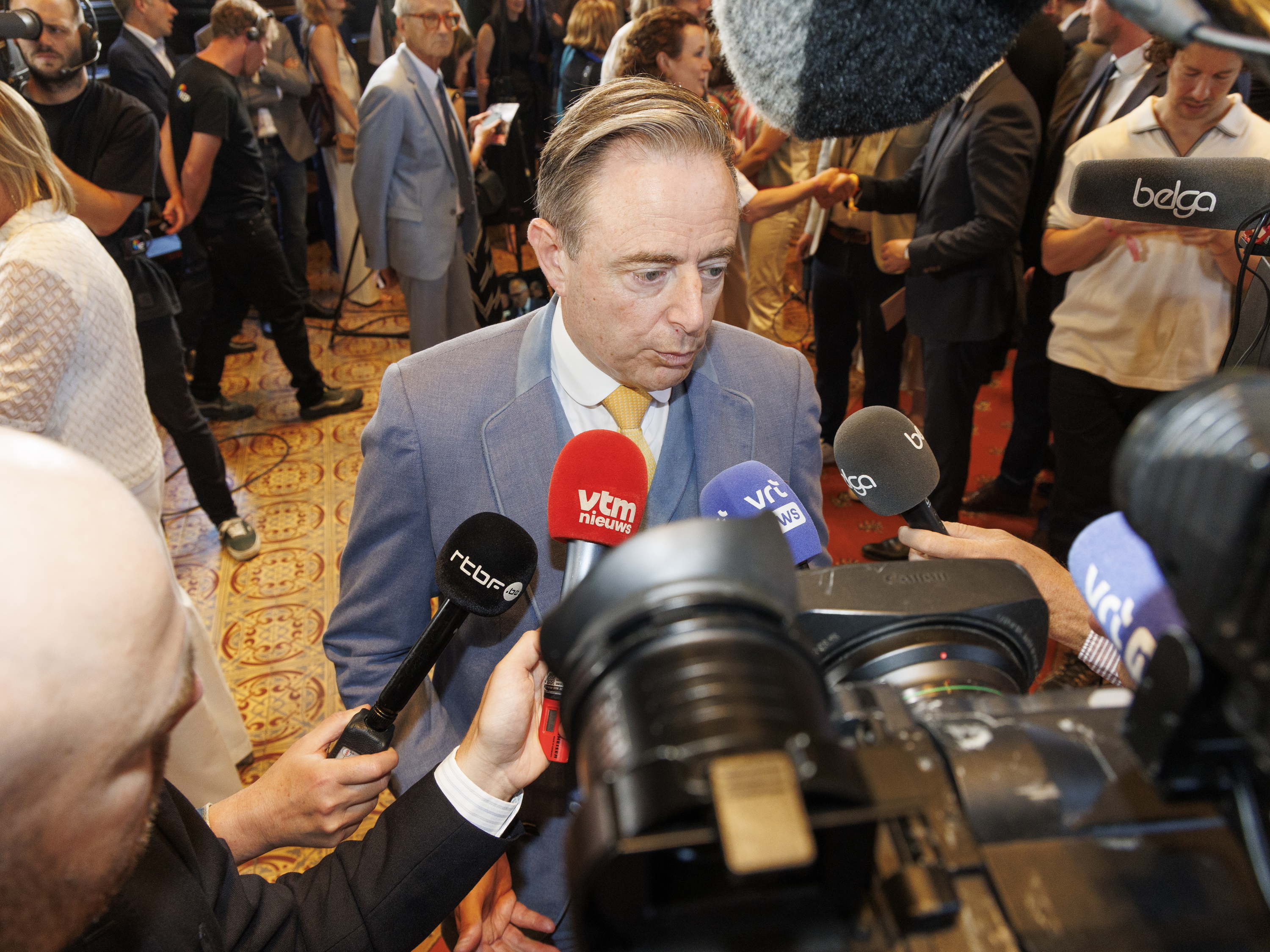 Belgian government races against the clock to reach summer deal