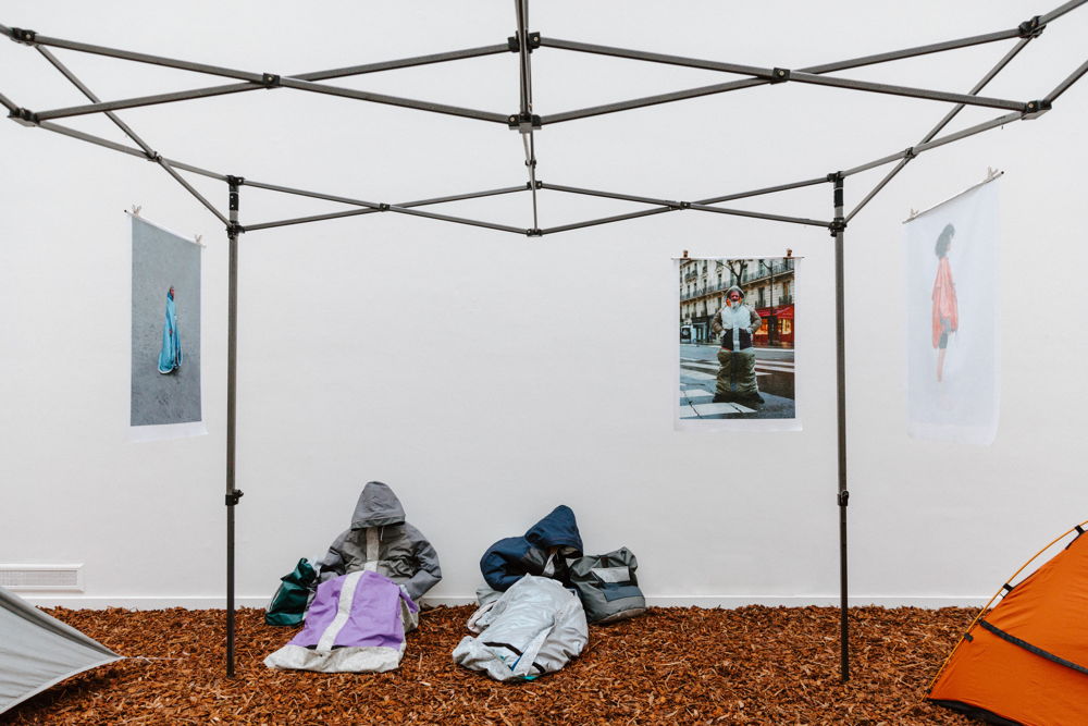 Fitting In. Installation view Camping Multitude, Sheltersuit, Z33, Hasselt, 2022. Photo: Selma Gurbuz