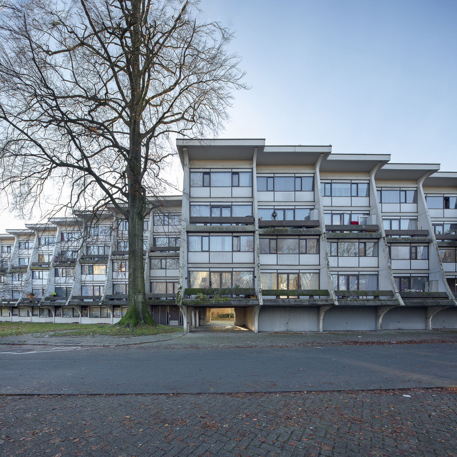 Gebouwen van architect Renaat Braem in de zuidrand van de Arenawijk © AG Vespa - Bart Gosselin