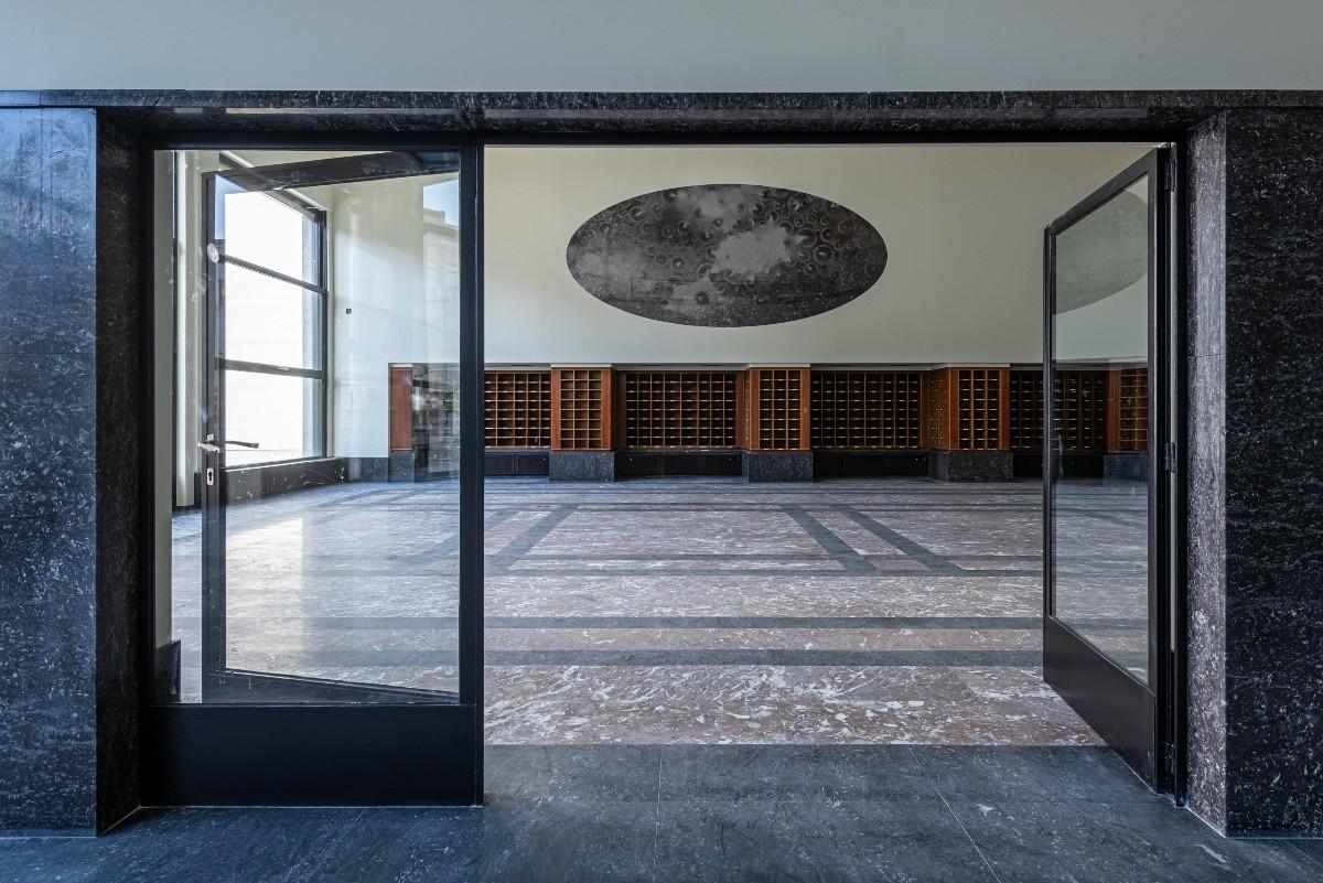 Uniek werk van Dirk Braeckman wordt permanent tentoongesteld in de leeszaal van de Boekentoren in Gent