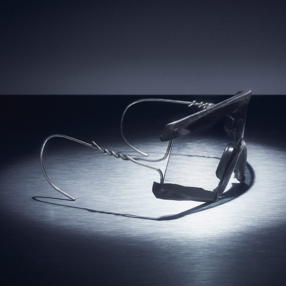 OAKLEY MUZM EYESHADE PROTOTYPE CAMPAIGN IMAGE (1)