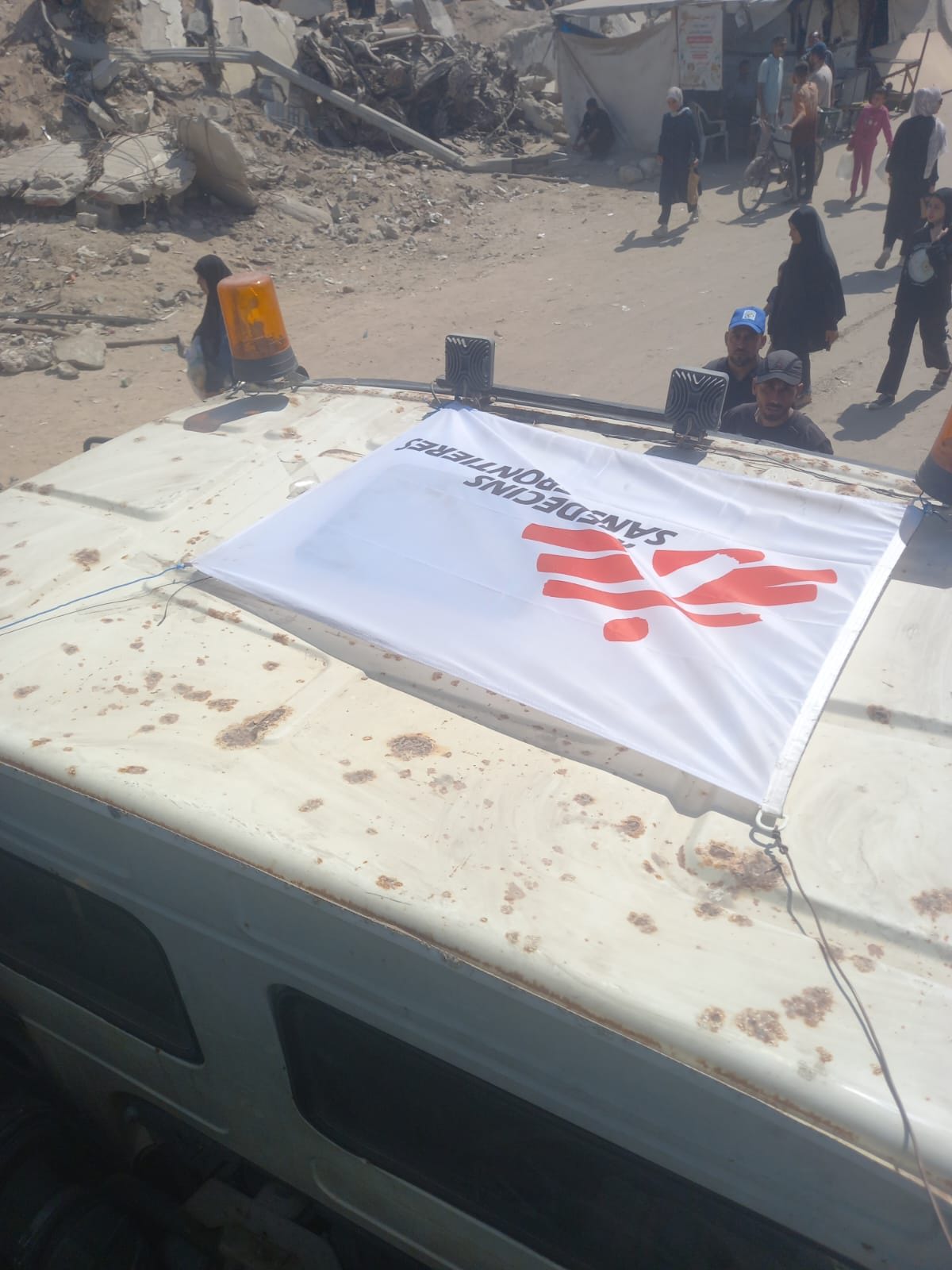 Attaque israélienne contre un site de distribution d'eau de MSF dans la ville de Gaza