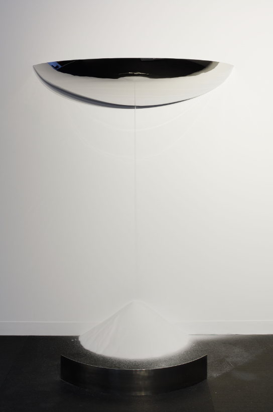 Omi Iyo by Nifemi Marcus-Bello at Design Miami/ 2023. Image courtesy of James Harris for Design Miami/