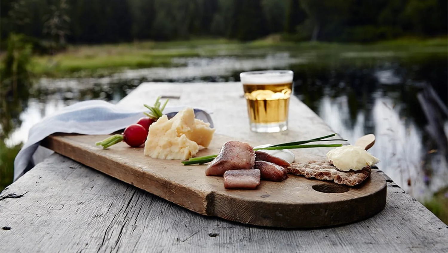 midsommar-familie-eten-ikea-wooninspiratie-280ffb83a56a072a4eae1dc5cf60012b.jpg
