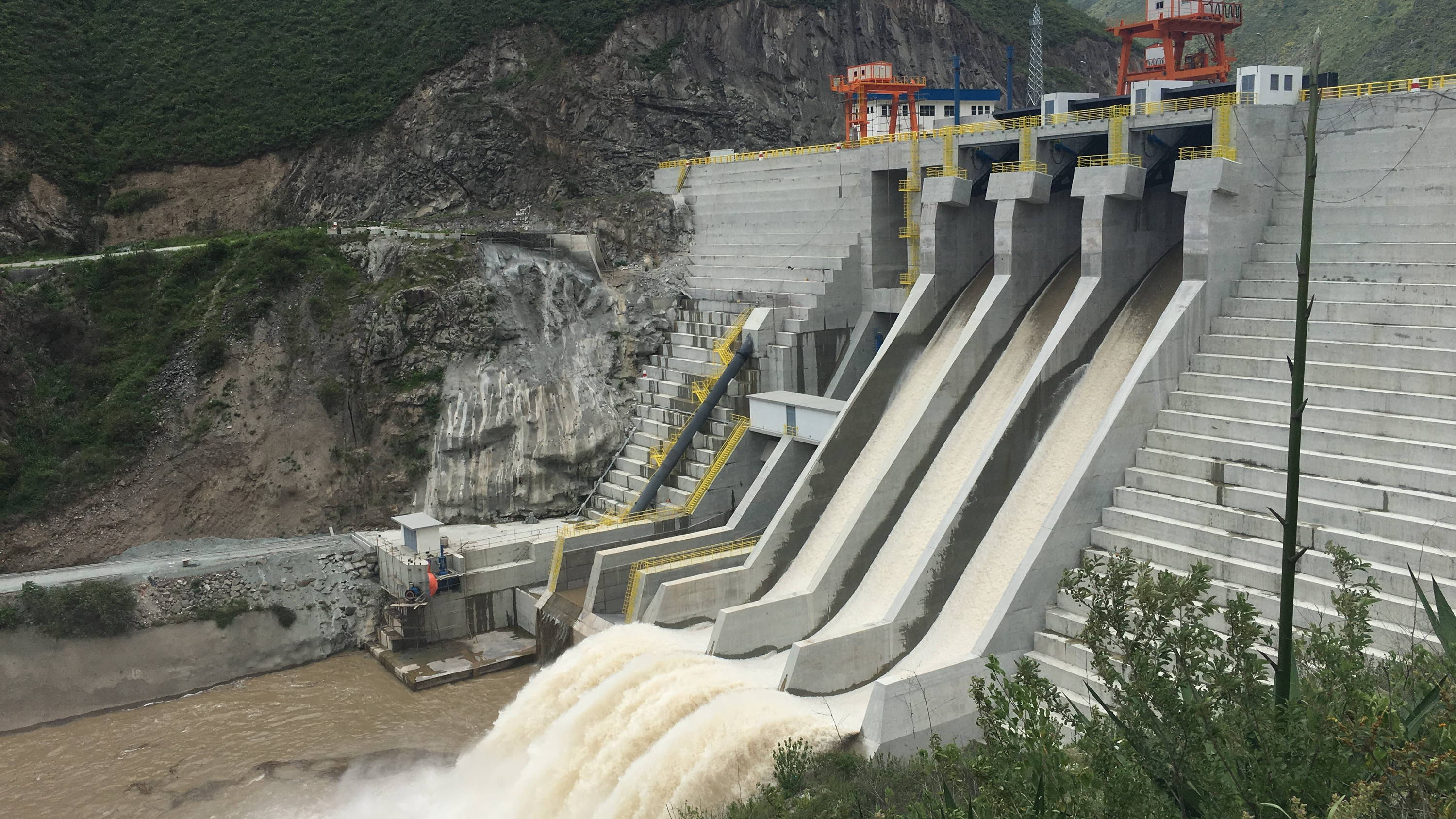 Wind and solar power to keep the lights on in Ecuador     