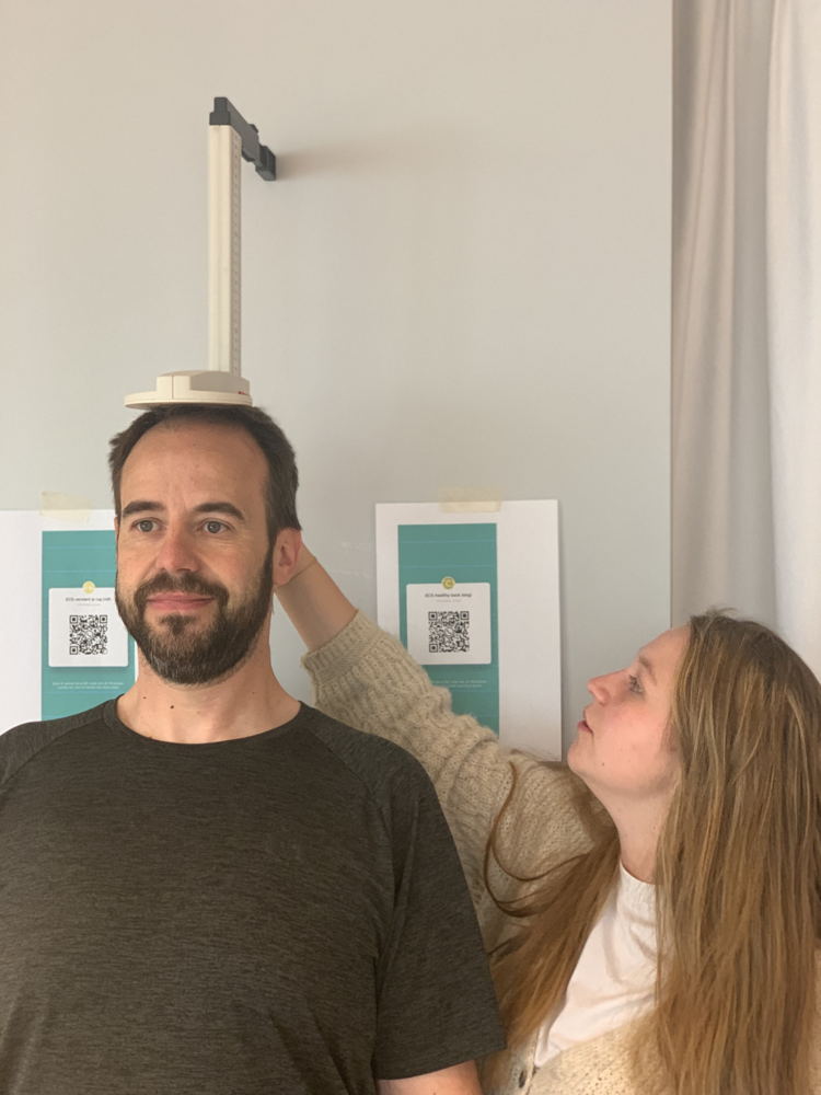 Medewerkers krijgen gedurende enkele sessies tips om hun job uit te voeren zonder daarbij hun lichaam te forceren.