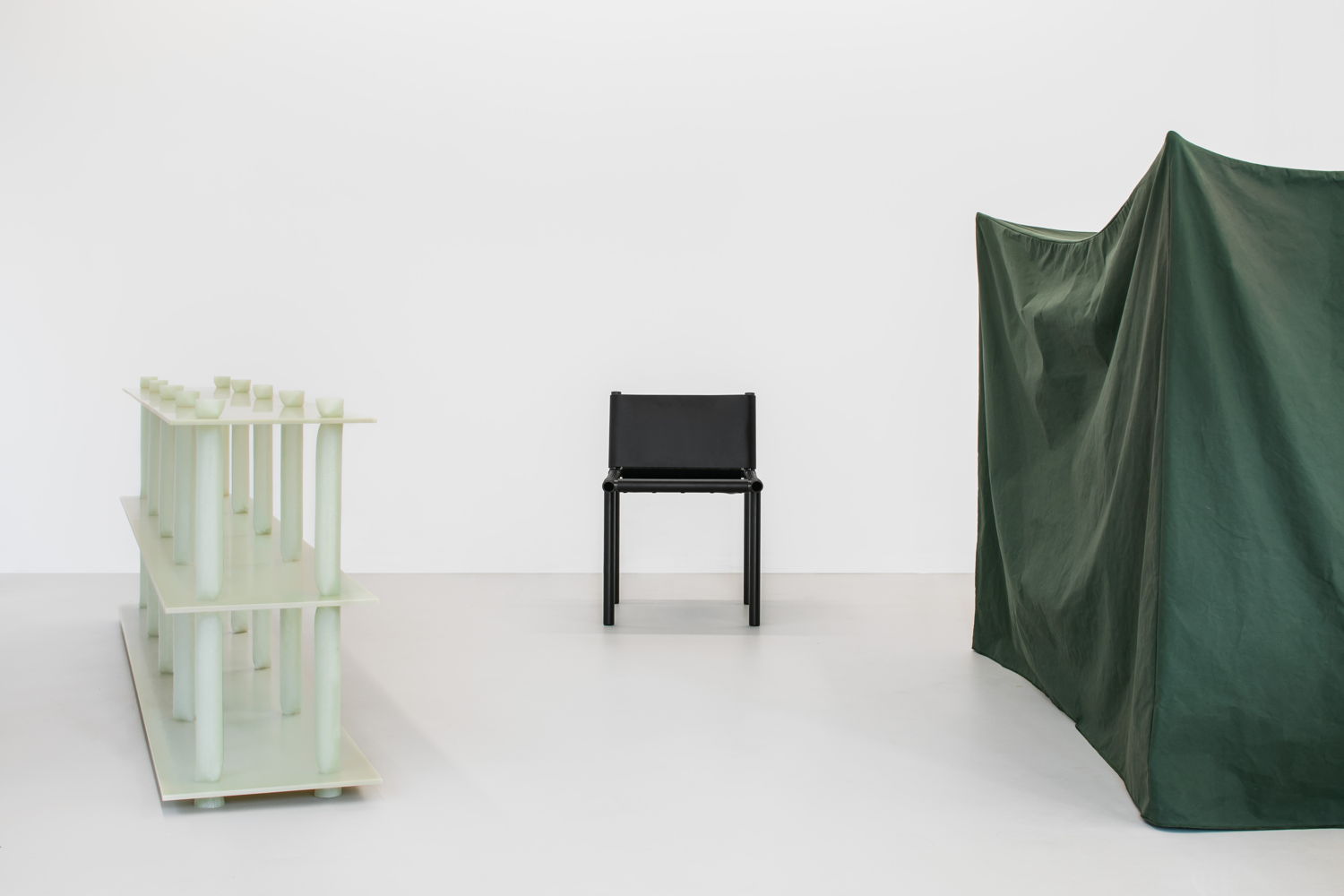 FS (Fiberglass Stack), CTC1 (Carbon Tube Chair 1), CTS (Concave Textile Shape). Image by Jeroen Verrecht
