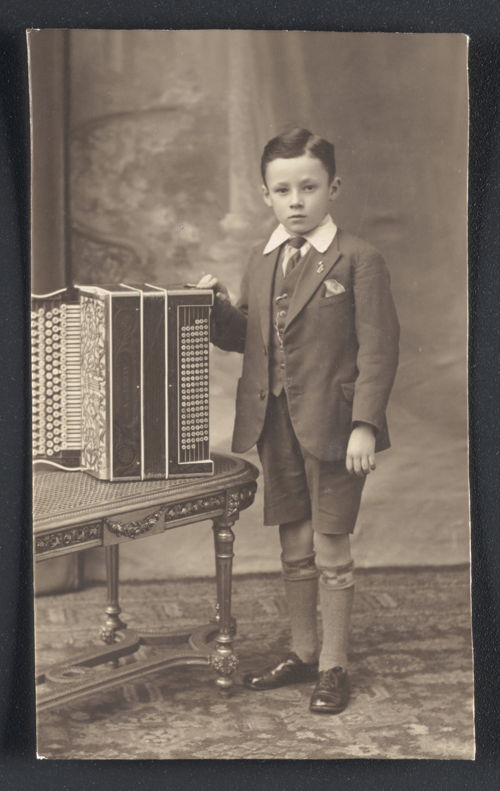 Jean-Baptiste Thielemans with his accordion  © KBR
