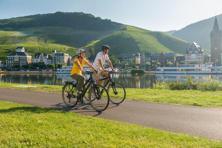 Fietsers aan de Moezel (c) Dominik Ketz