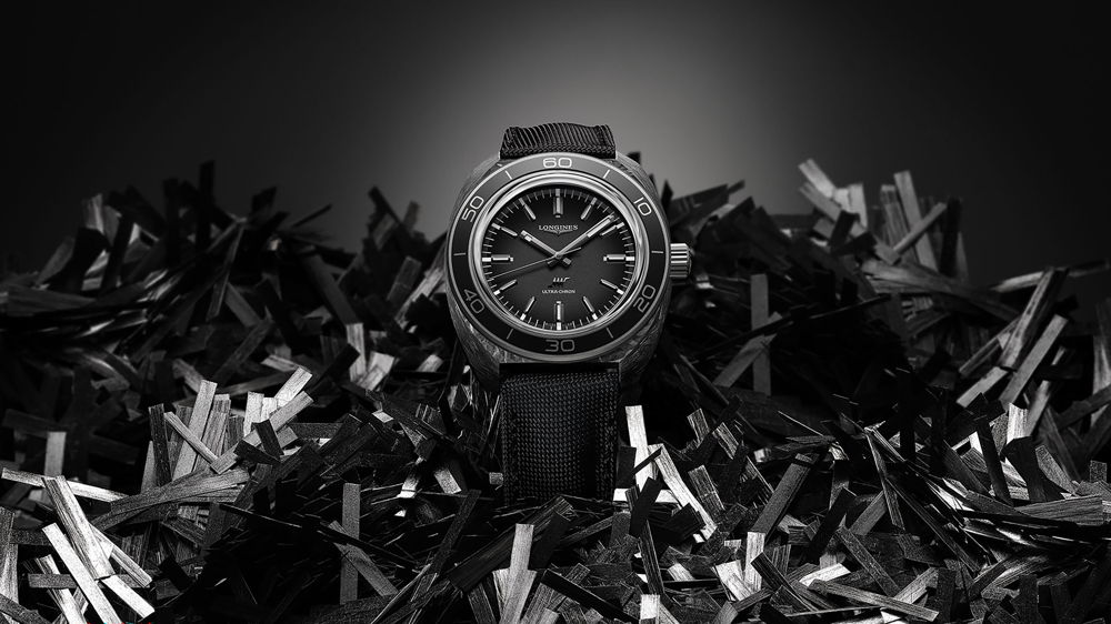 LONGINES_2025_ULTRA-CHRON CARBON_L28394522_5 LONGINES_2025_ULTRA-CHRON CARBON_L28394522_5