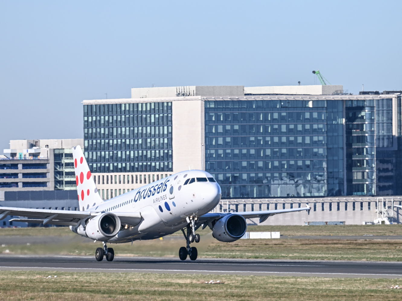 Governments eye billion-euro stake in Brussels Airport