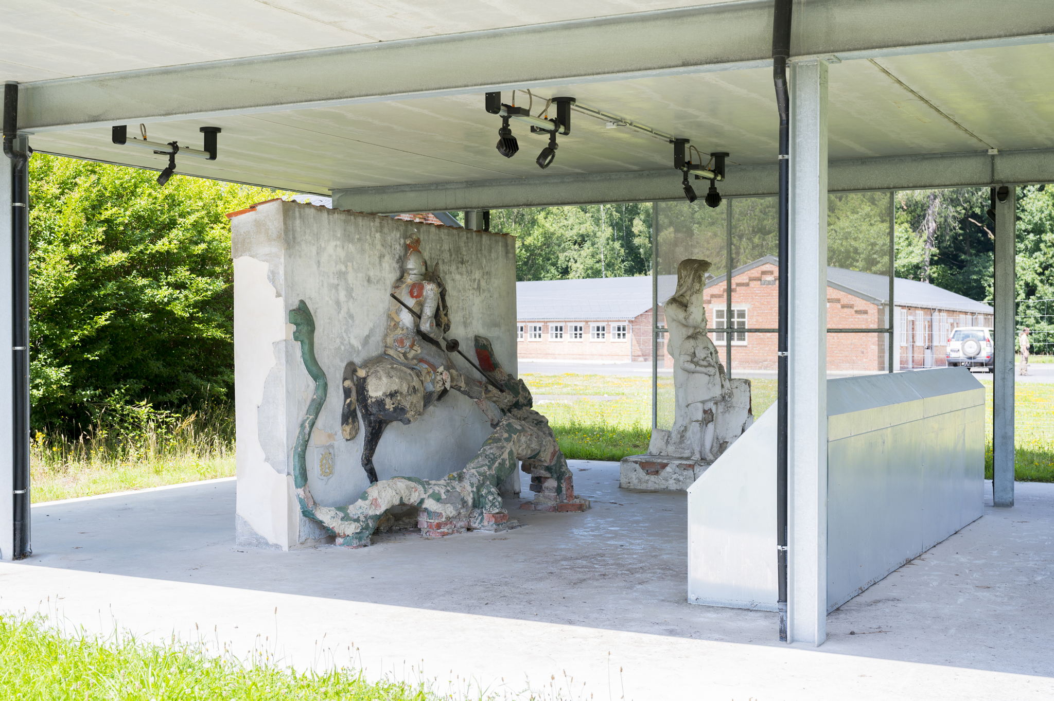 Kunst in Vloethemveld, gemaakt door krijgsgevangenen uit de Tweede Wereldoorlog. Foto Henk Rogiers.