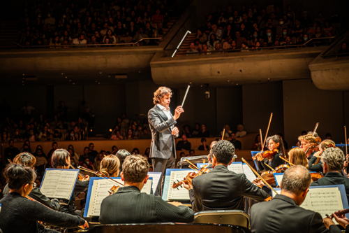 Gustavo Gimeno conducts the TSO. Photo by Allan Cabral/Toronto Symphony Orchestra