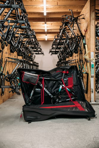 EVOC Road Bike Bag Pro ©EVOC – Marco Schmidt EVOC Road Bike Bag Pro ©EVOC – Marco Schmidt