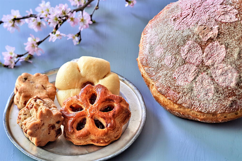 The Peninsula Tokyo: Sakura Bread Group