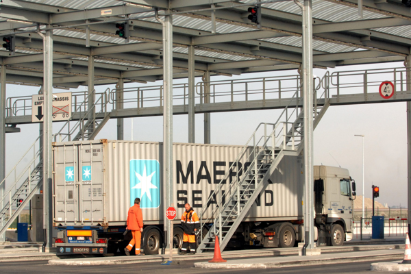 Container terminal at Antwerp port will discourage trucks during peak hours