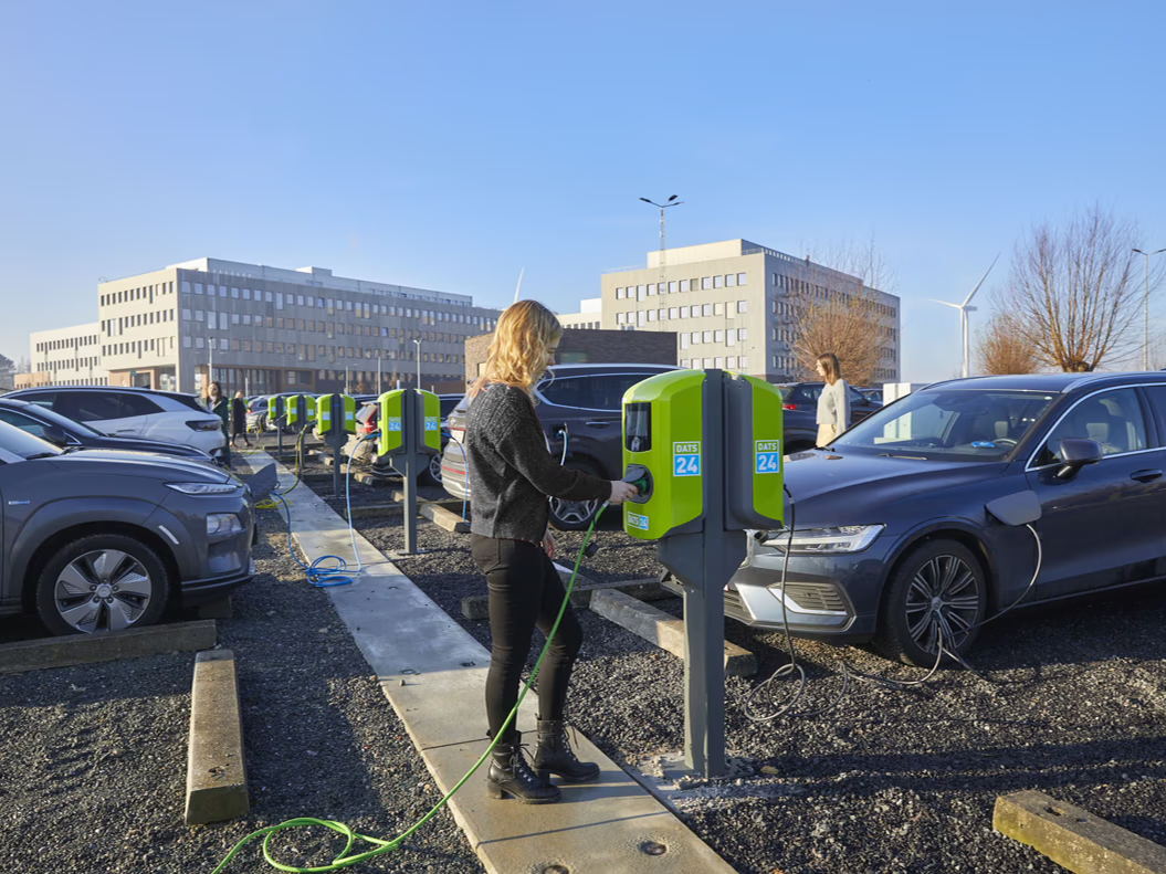 DATS 24 opent grootste laadplein van België en start zo een belangrijke versnelling in de uitrol van semipublieke laadpunten