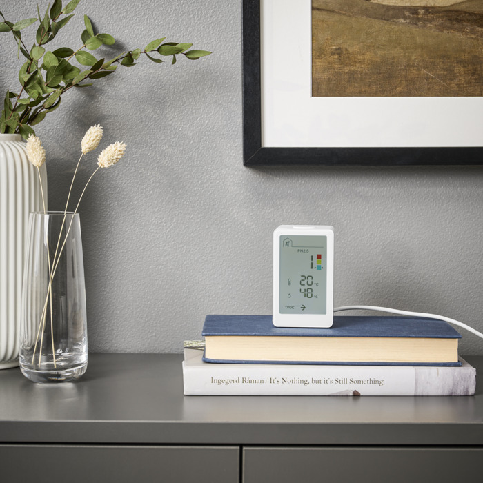 IKEA lance VINDSTYRKA, un capteur connecté qui permet de mesurer la qualité de l’air intérieur