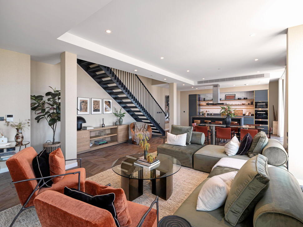 Apartment 35, Battersea Power Station, London. AKG10035006 © akg-images / view pictures / Charles Hosea