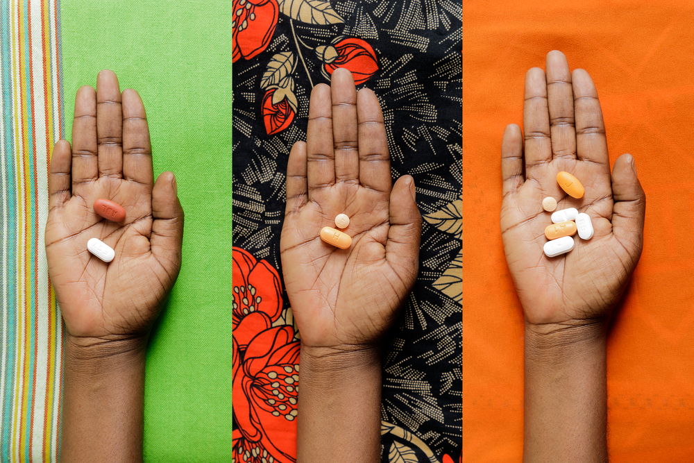 The photo shows first-line treatment (left); second-line treatment (middle) for patients who do not respond to the first treatment; third-line treatment (right) for patients who do not respond to the first two. Photographer: Michel Lunanga. Location: Kinshasa. Date: Michel Lunanga