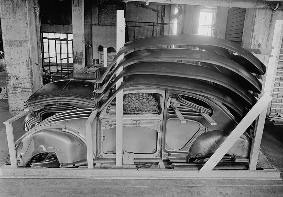 Kever in een kist: 70 jaar export van auto's als bouwpakket bij Volkswagen