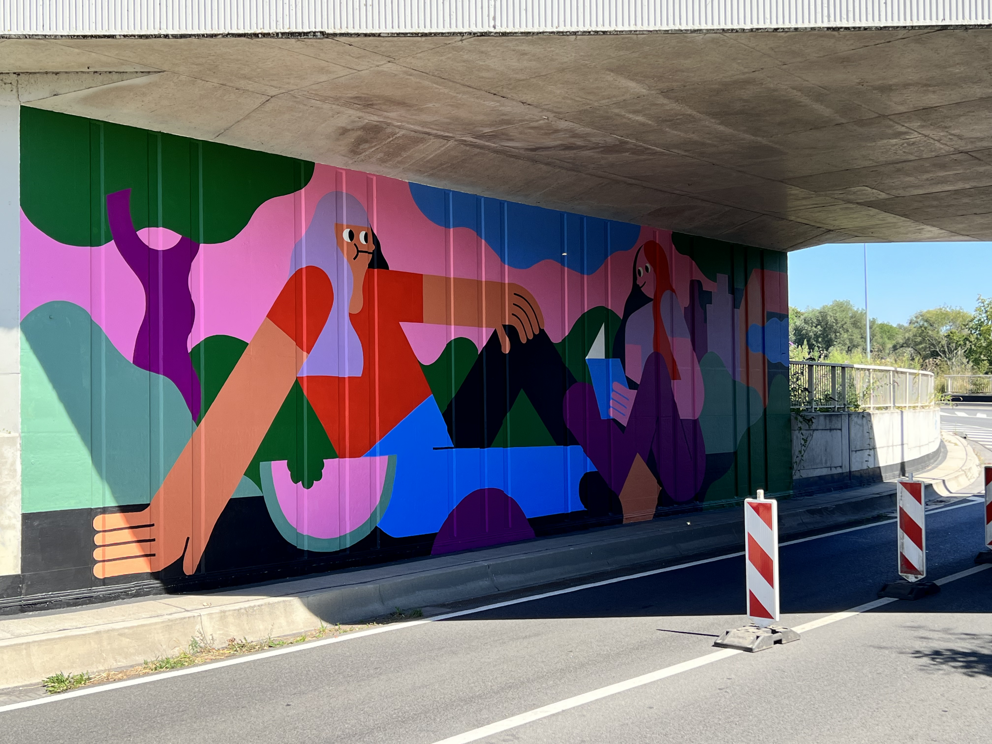 Street art fleurt spoorwegbruggen aan Aarschotsesteenweg op