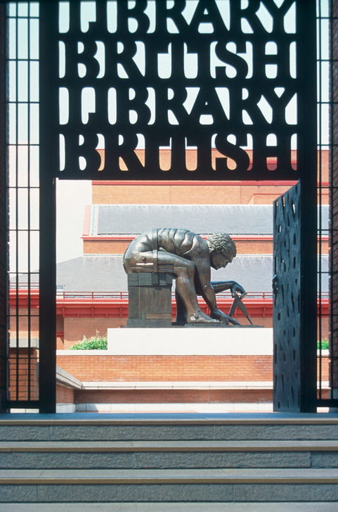 AKG316337 Sculpture “Isaac Newton” by Eduardo Paolozzi at the British Library © akg-images / British Library