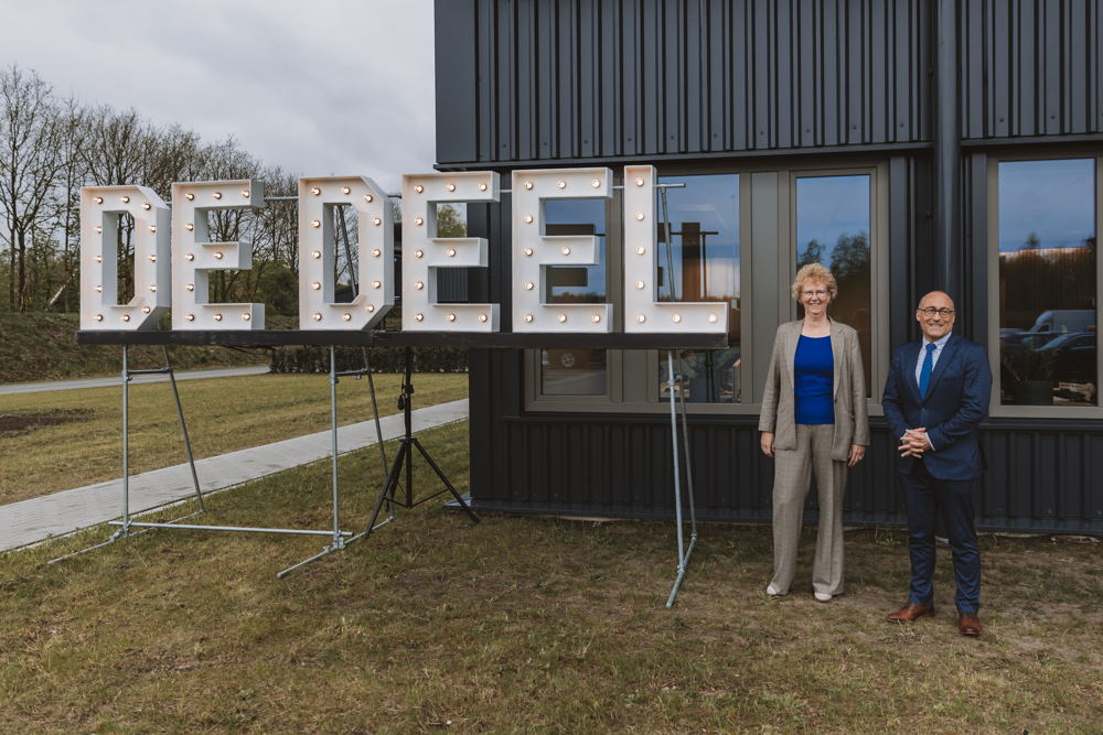 Burgemeester Hiemstra en wethouder ten Brink Aa &amp; Hunze Hof van Saksen