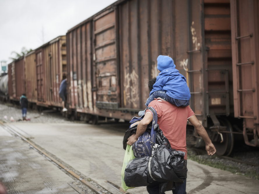 Las políticas migratorias de Estados Unidos y México incrementan los riesgos para la salud y la seguridad de migrantes y refugiados
