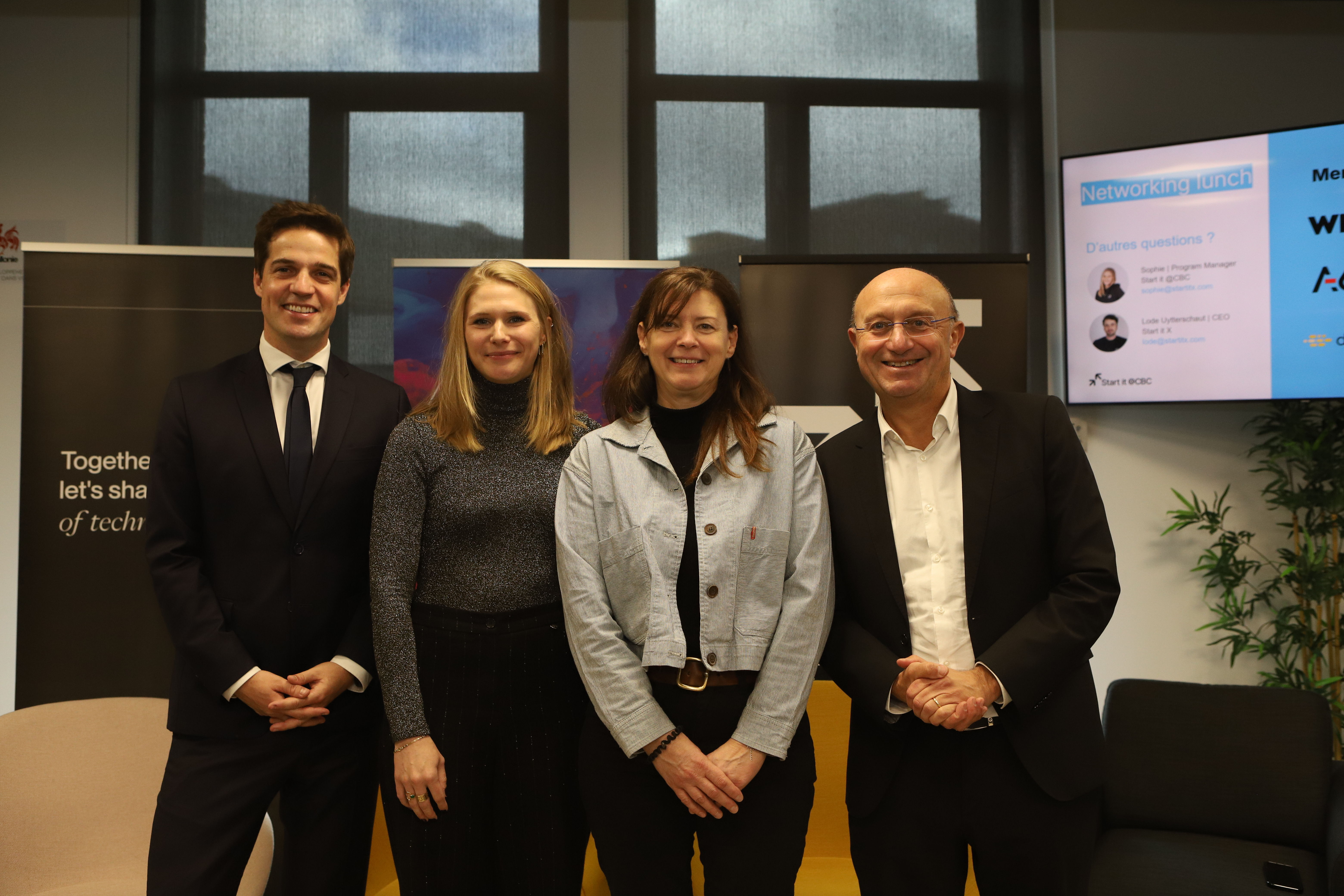 De gauche à droite : Thomas Dermine, Sophie Verhulst (Start it @CBC), Sylvie Michel (Loopipak) et Jean-Pierre Di Bartolomeo (Wallonie Entreprendre).