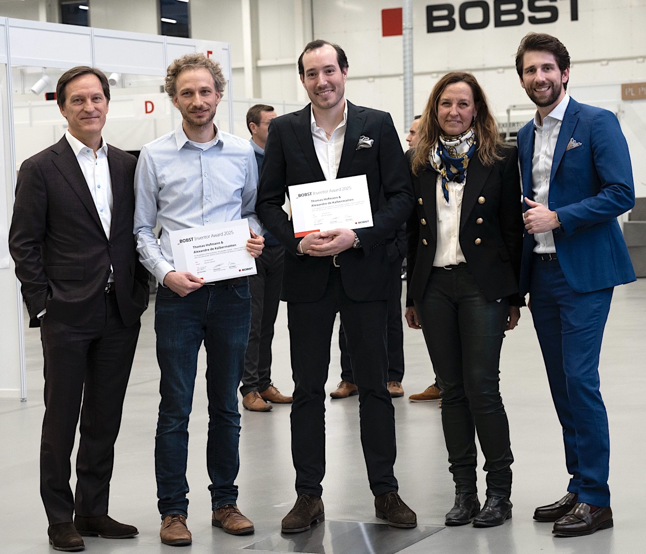 Von links nach rechts: Jean-Pascal Bobst, CEO Bobst Group; Thomas Hofmann, Lead Optical Microsystem Engineer; Alexandre de Kalbermatten, Corporate Venture; Sigrid Wagner, Group IP Director; Leonard Badet, Chief Technology Officer at BOBST