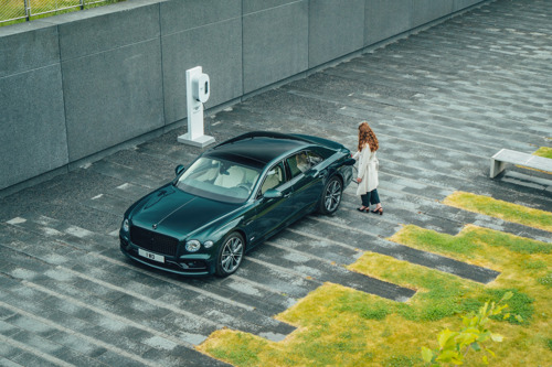 Bentley : une année 2021 exceptionnelle et une Première européenne à Autoworld