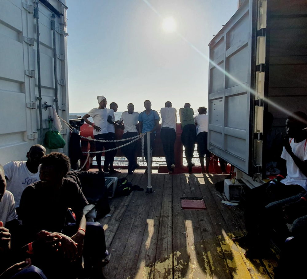 Rescued people on board Ocean Viking waiting on deck.
Copyright: Hannah Wallace Bowman/MSF Rescued people on board Ocean Viking waiting on deck.
Copyright: Hannah Wallace Bowman/MSF