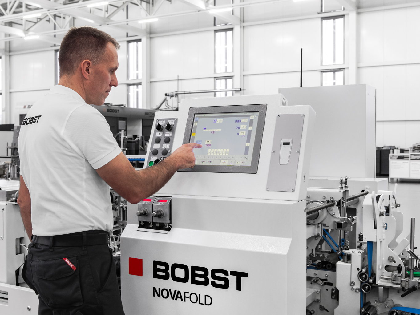 Skompletowanie zespołu marzeń do składania i sklejania: BOBST wprowadza na rynek nowy NOVAFOLD