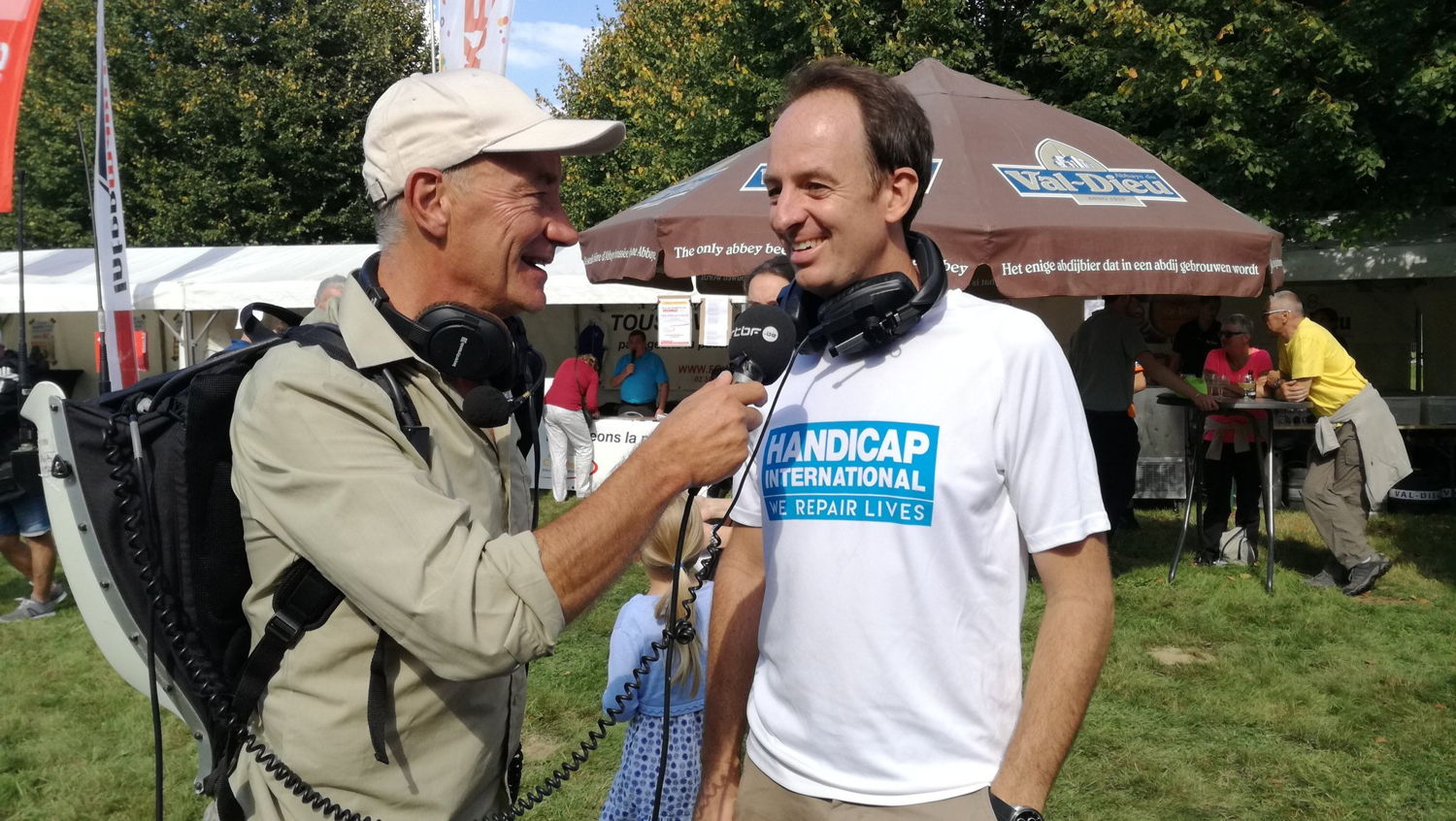 Adrien Joveneau interview Jean Van Wetter, directeur général de Handicap International.