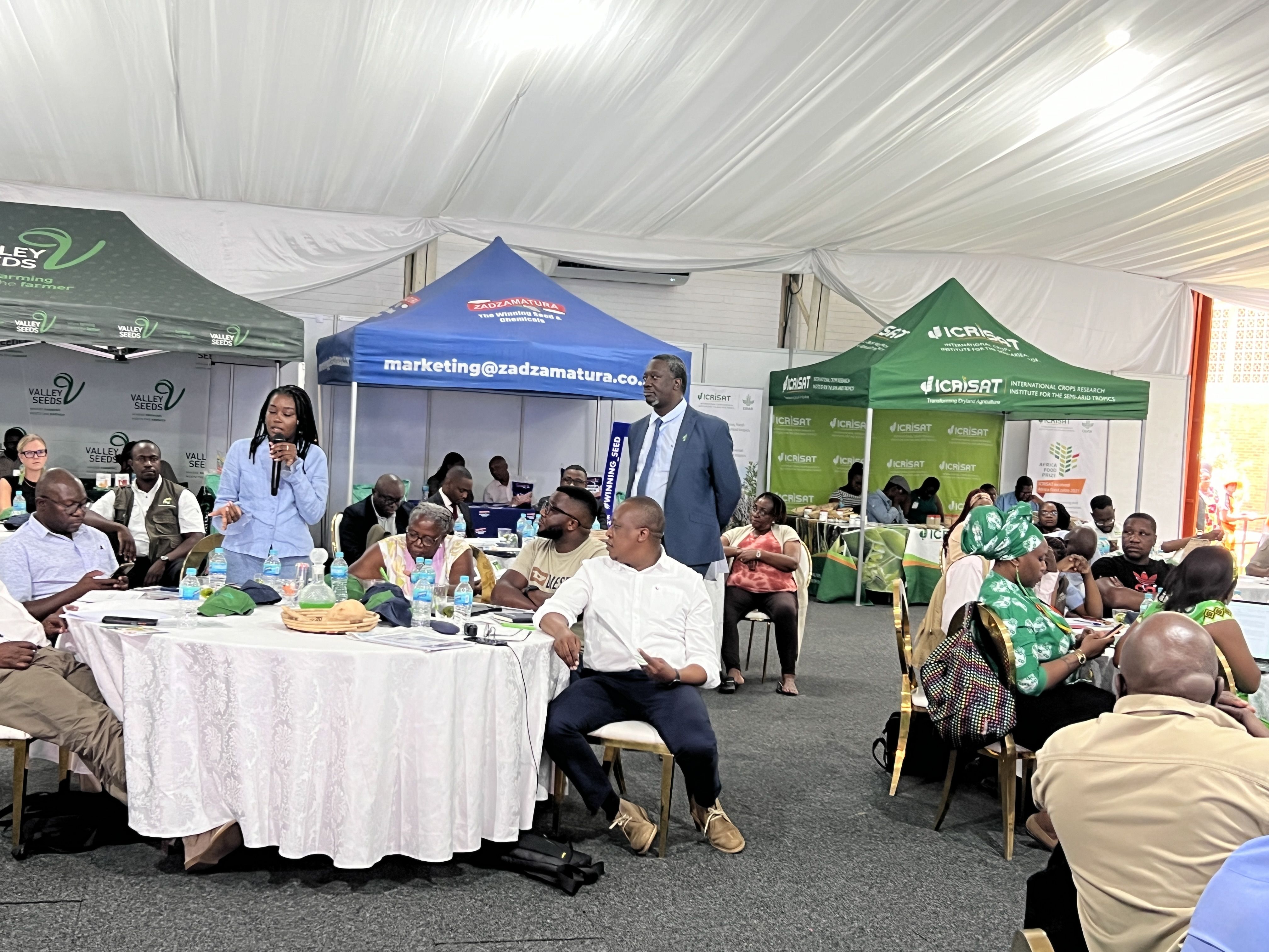 Dr Martin Moyo, ICRISAT’s Country Representative for Zimbabwe, moderates a session at the conference.