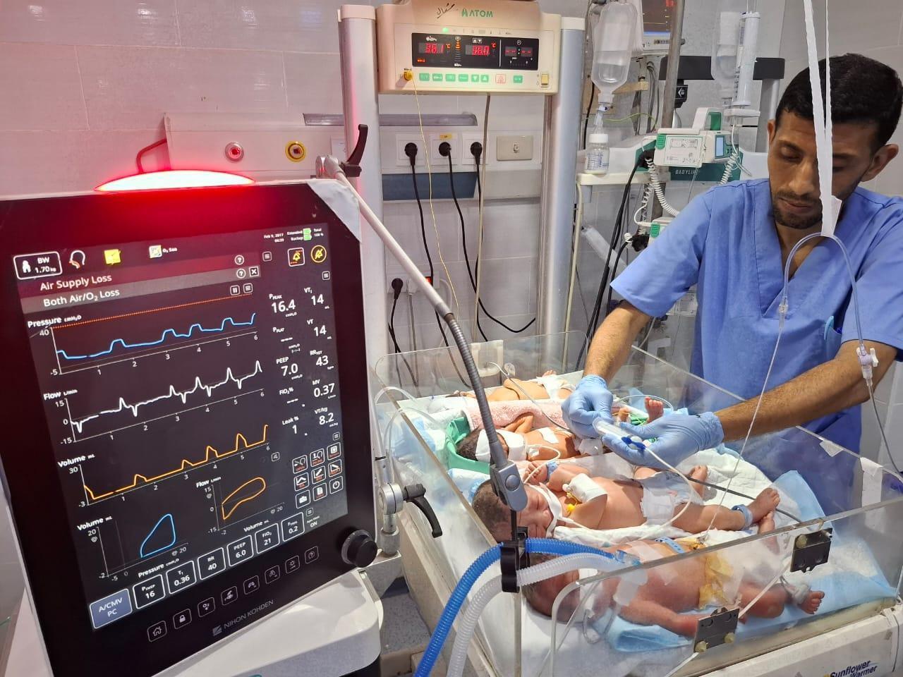 “Hay días en los que ni siquiera hay leche de fórmula para los bebés de la unidad de cuidados intensivos neonatales”