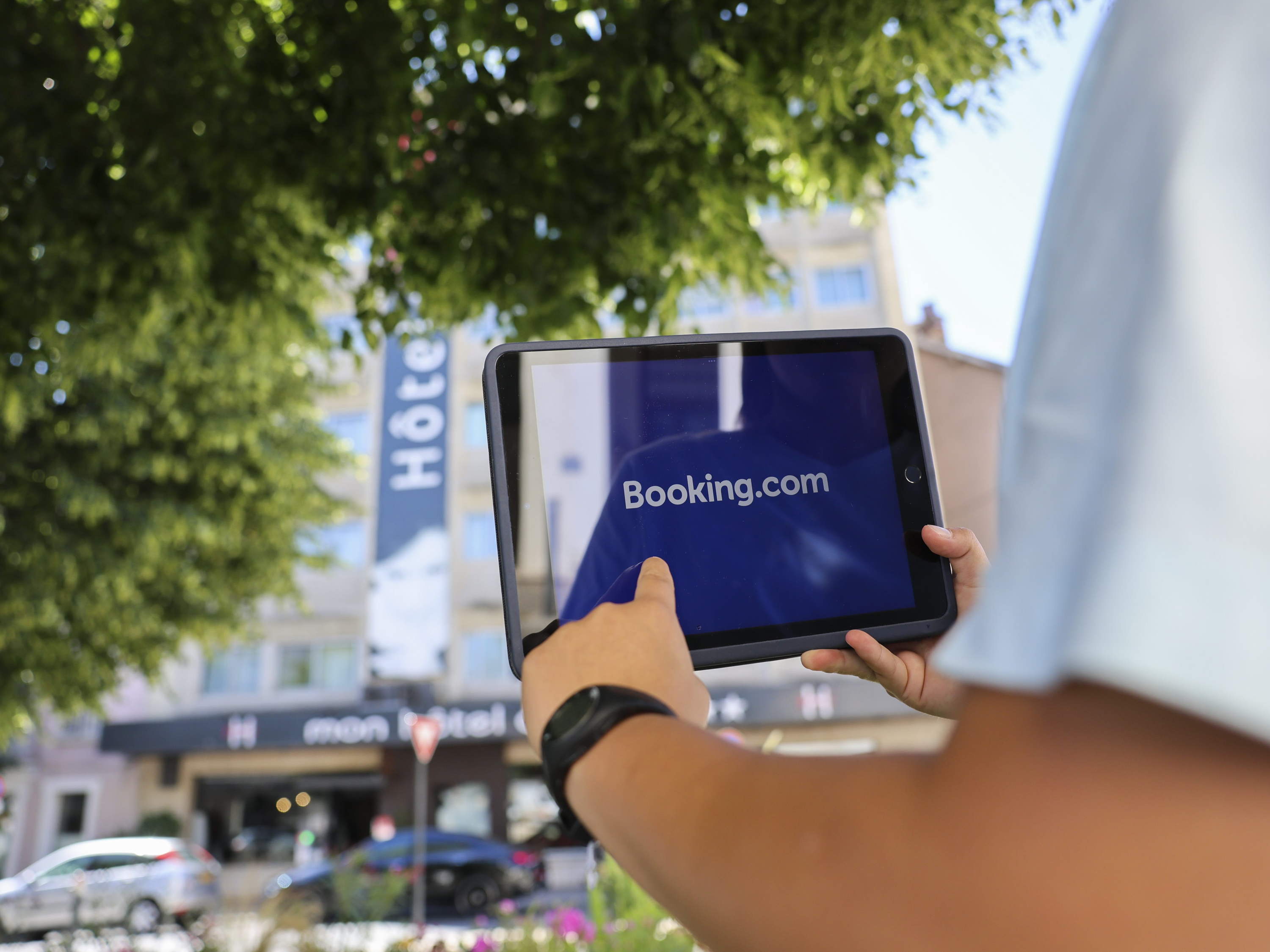 10,000 European hotels sue Booking.com over unfair pricing practices