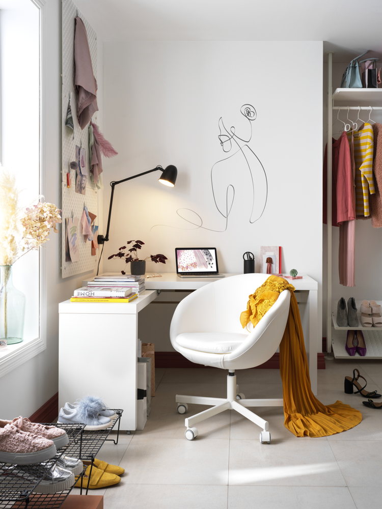 IKEA MALM.