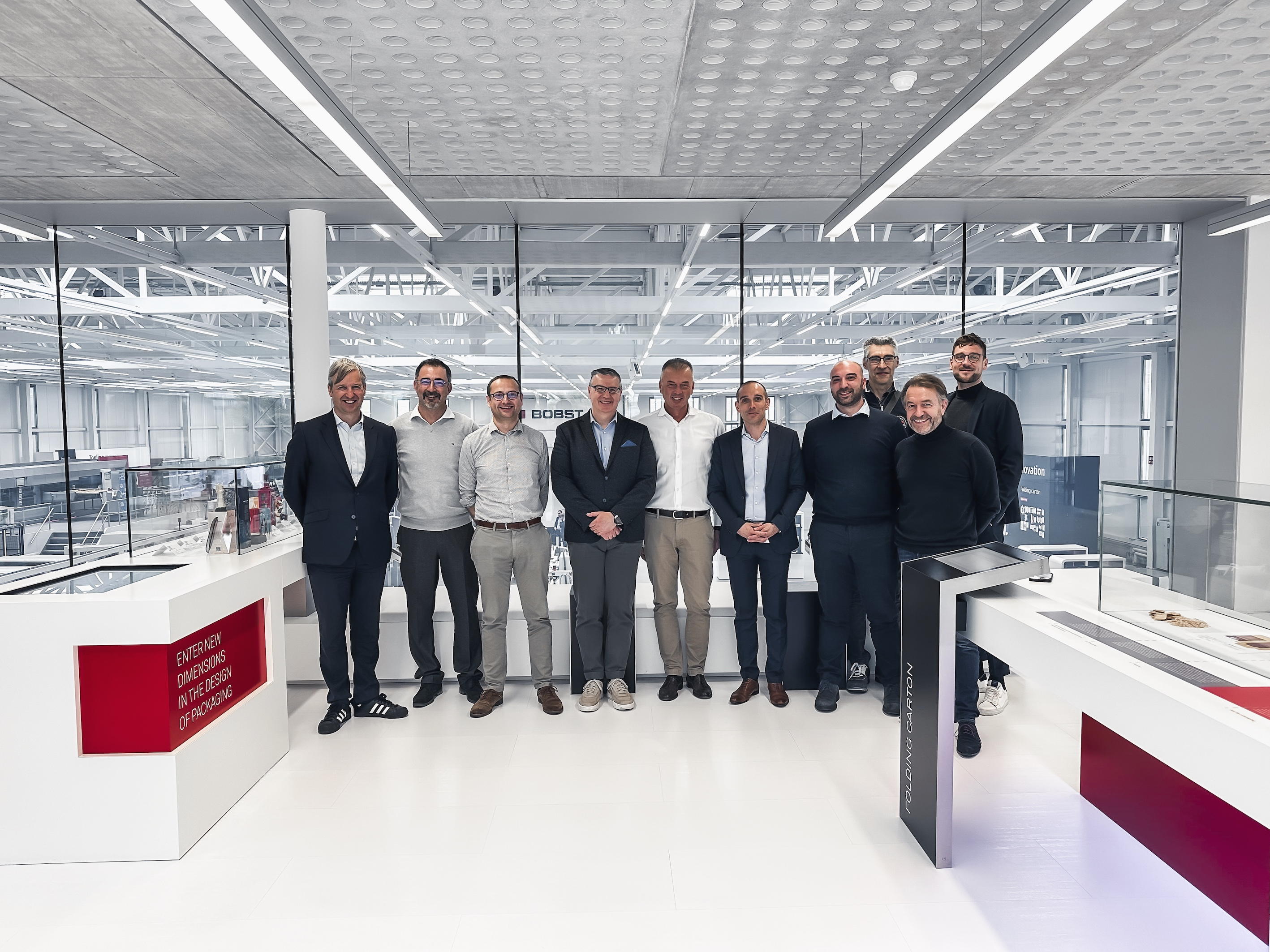 Mit dem Erwerb einer Mehrheitsbeteiligung an Dücker Robotics geht BOBST in der Realisierung seiner Vision für die Zukunft der Verpackungsherstellung einen weiteren Schritt