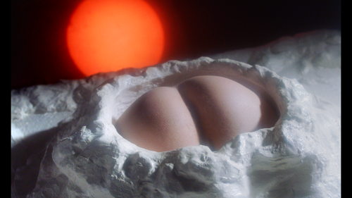 Once In A FullMoon ©Bande James Bond