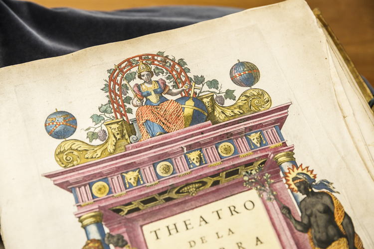 Aanwinst: de Spaanse versie van Ortelius’ atlas (Theatro de la tierra universal) (mei 2021) - Foto: Victoriano Moreno voor het Museum Plantin-Moretus