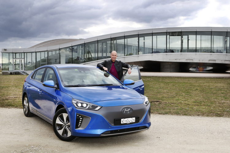 Bertrand Piccard & IONIQ Electric