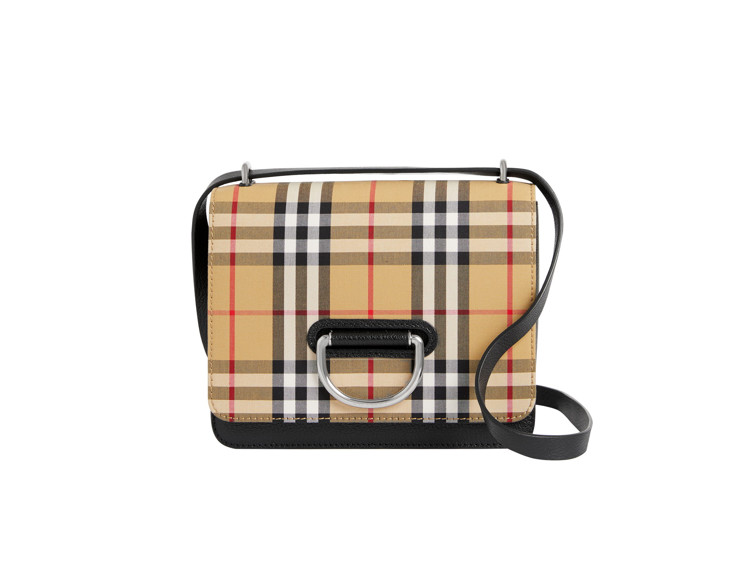 LA HISTORIA DE BURBERRY EN UNA BOLSA: LA D-RING