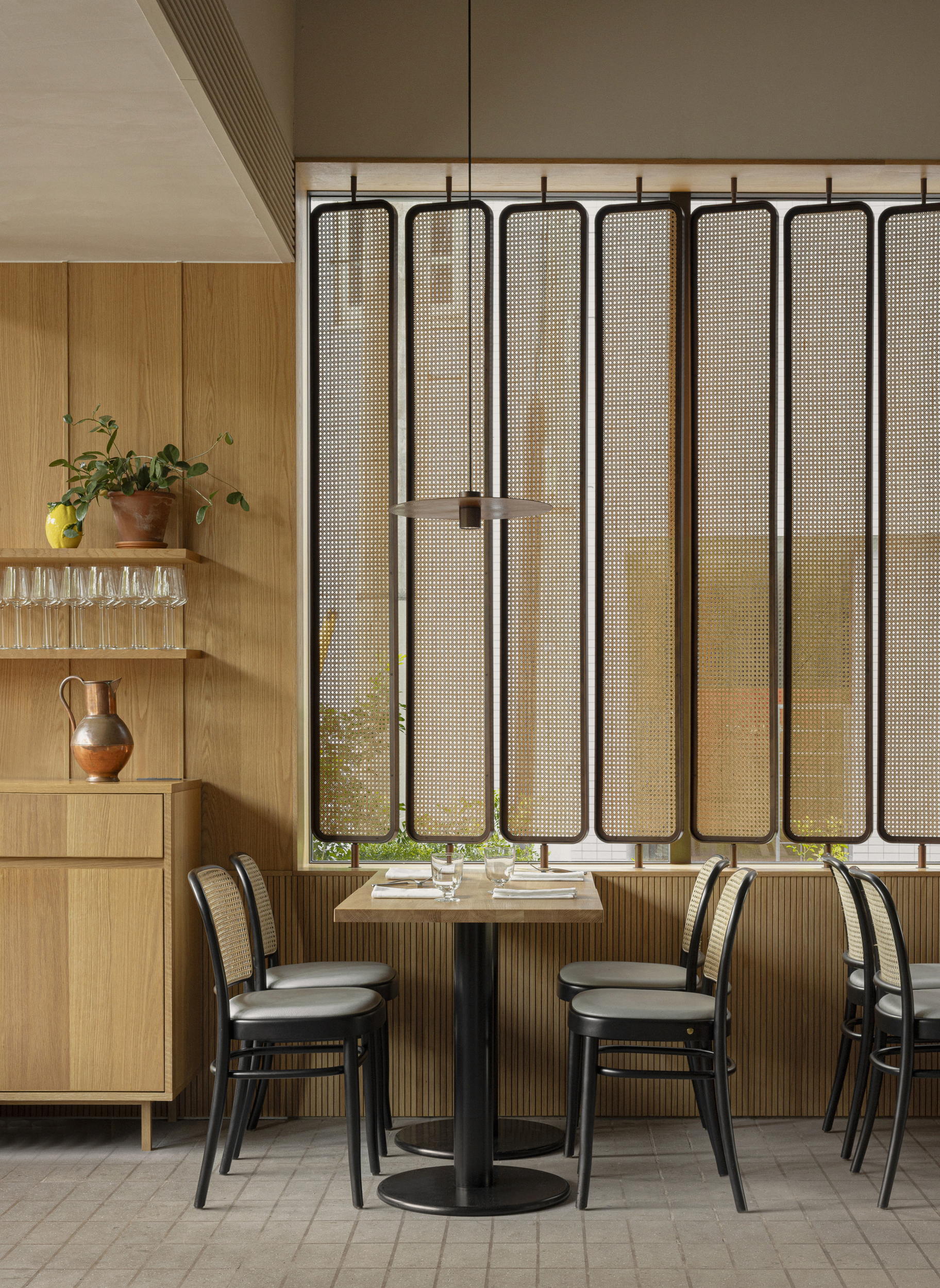 PIZZERIA e TRATTORIA L’OMBELICO, TRUNK(HOTEL) YOYOGI PARK _ Image courtesy of TRUNK and Jonas Bjerre-Poulsen