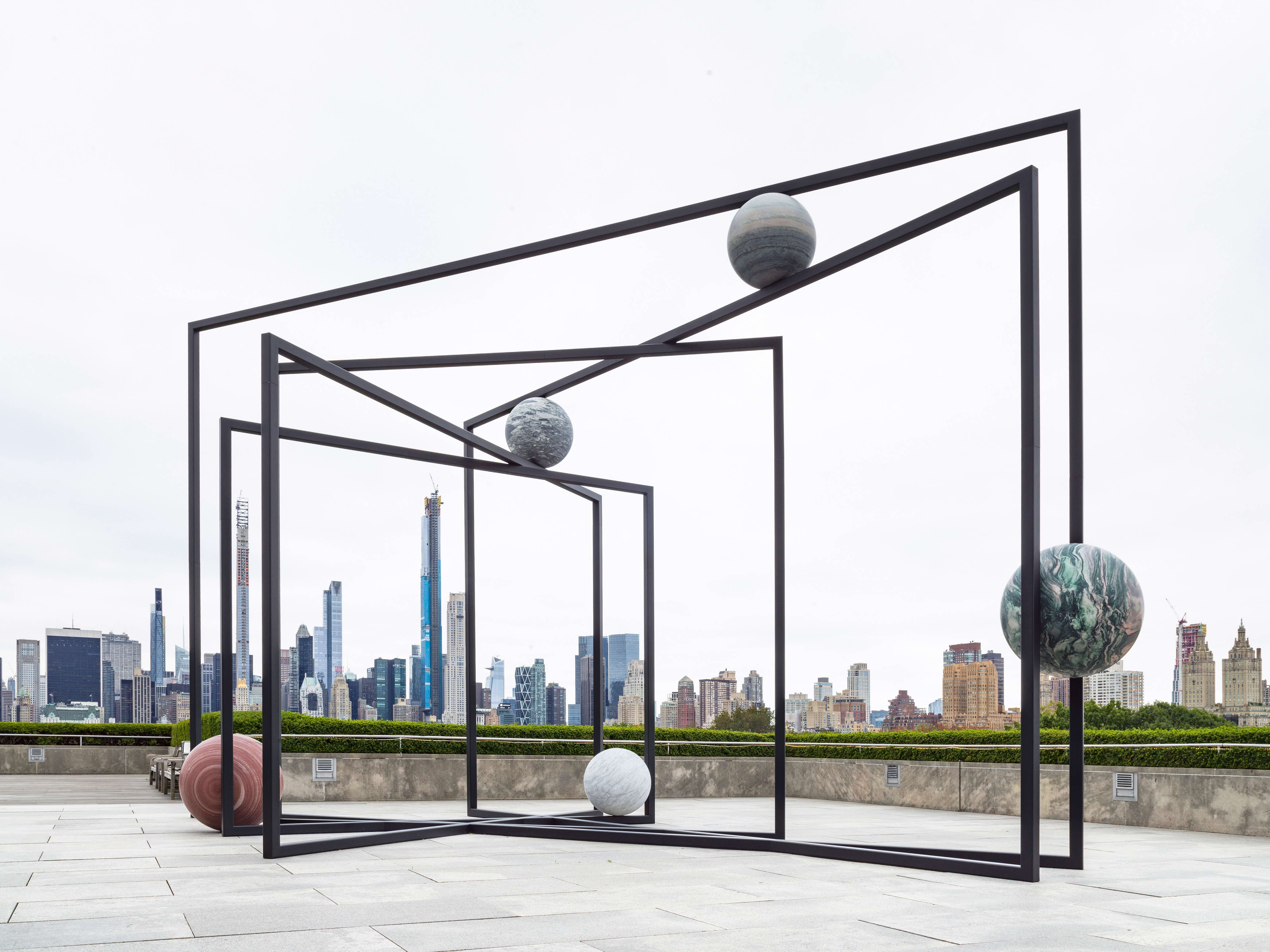 Alicja Kwade, 'ParaPivot’ (2019), Roof Garden Commission, Metropolitan Museum of Art (NY) Alicja Kwade, 'ParaPivot’ (2019), Roof Garden Commission, Metropolitan Museum of Art (NY)