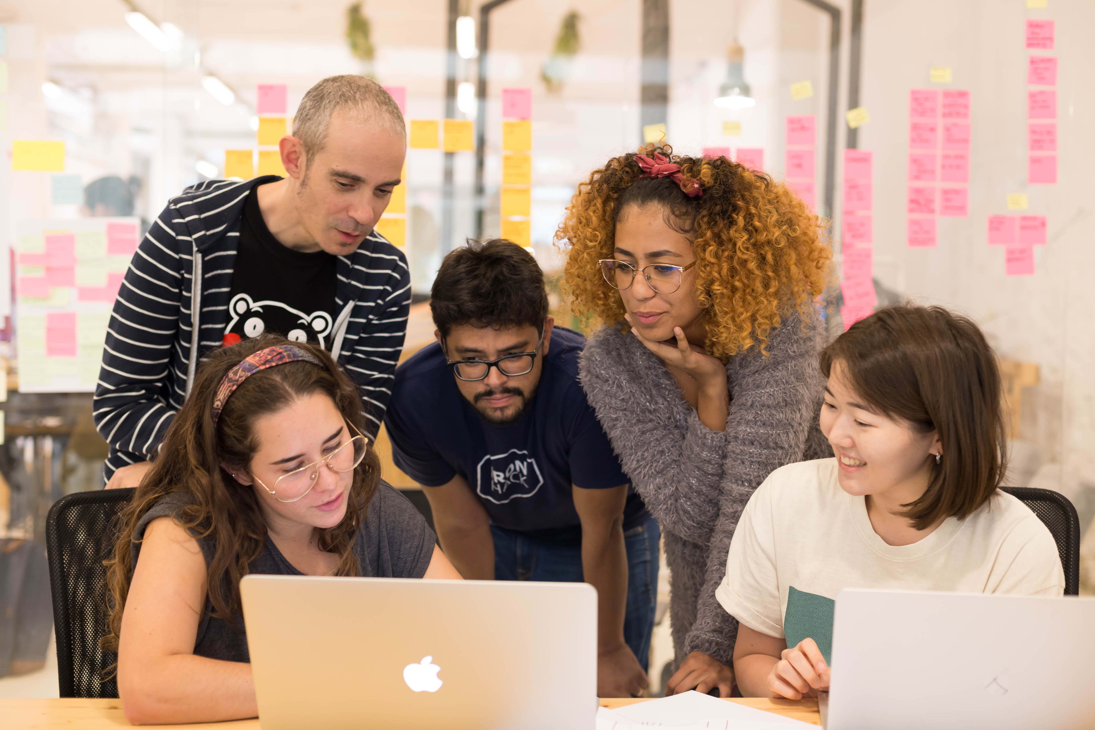 Ironhack se suma a Women in Tech para inspirar a más mujeres a capacitarse en STEM